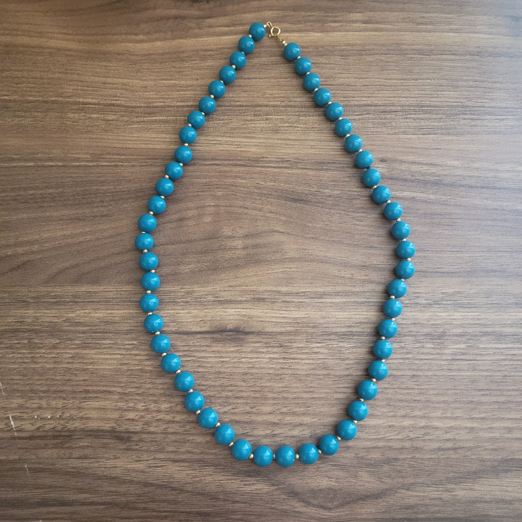 Trifari Blue Beaded Necklace 22 Gold Tone Knots 24$
